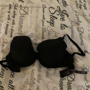 Victoria secret black size 32 DDD Bra. Worn once.